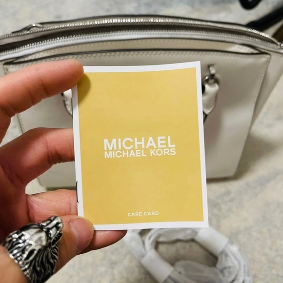 NWT Michael Kors Ellis Large Saffiano Leather Chainlink Satchel Bag Optic White - Picture 11 of 12